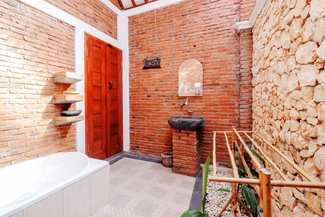 Omah Teras Bata Guesthouse Jogjakarta Buitenkant foto