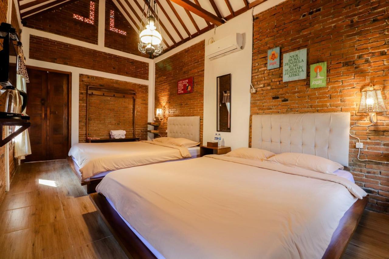 Omah Teras Bata Guesthouse Jogjakarta Buitenkant foto