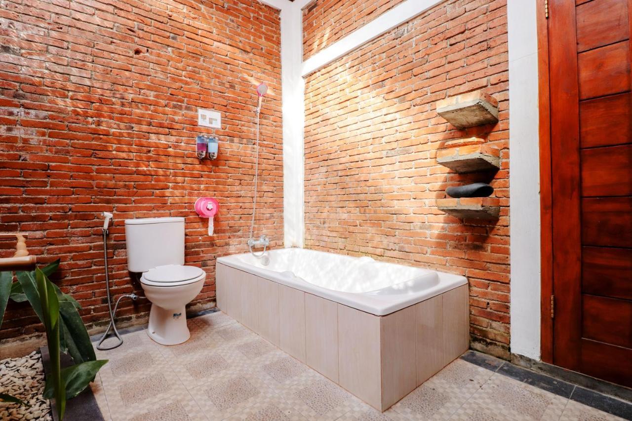 Omah Teras Bata Guesthouse Jogjakarta Buitenkant foto