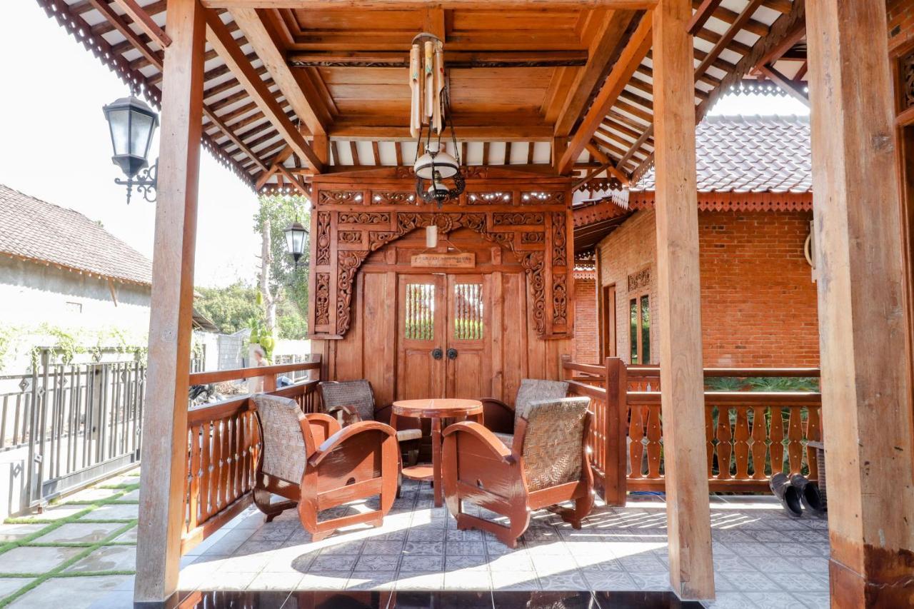 Omah Teras Bata Guesthouse Jogjakarta Buitenkant foto