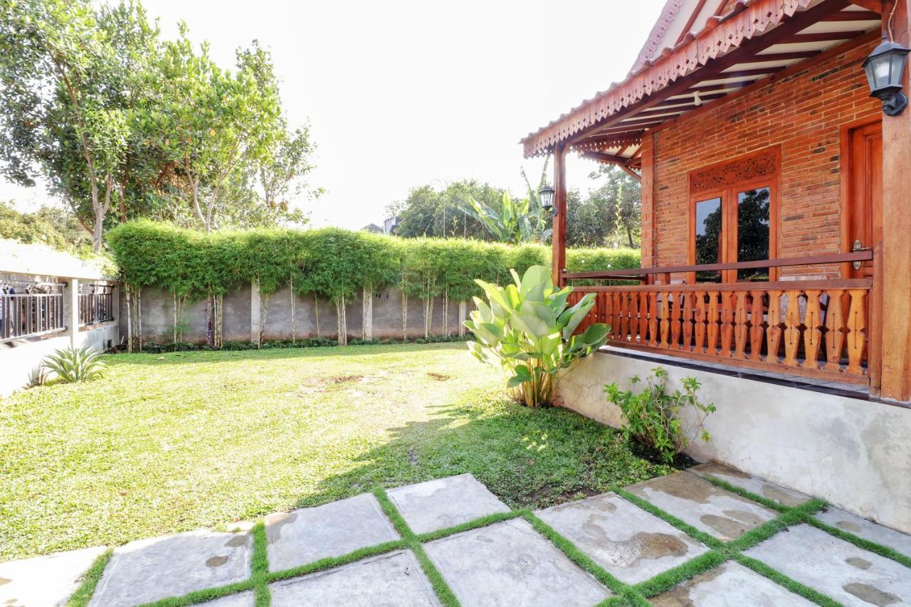 Omah Teras Bata Guesthouse Jogjakarta Buitenkant foto