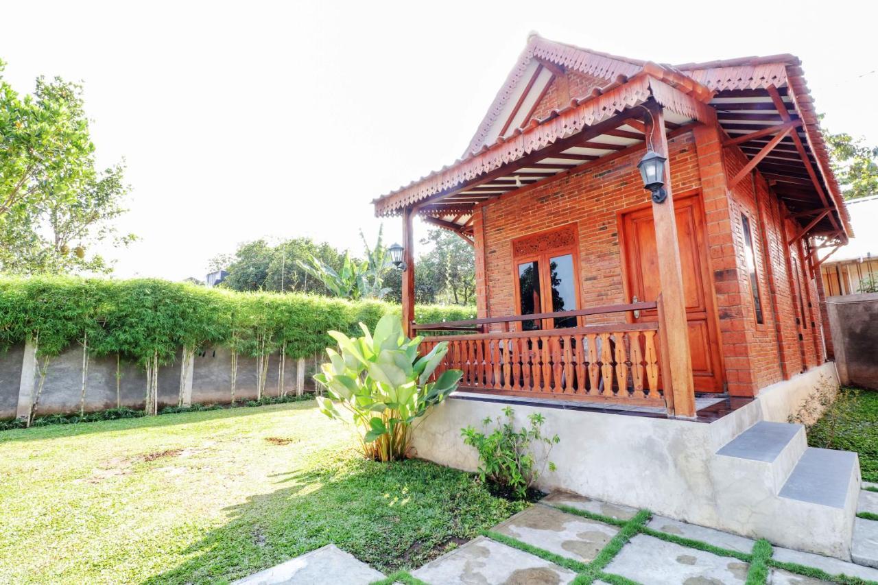 Omah Teras Bata Guesthouse Jogjakarta Buitenkant foto