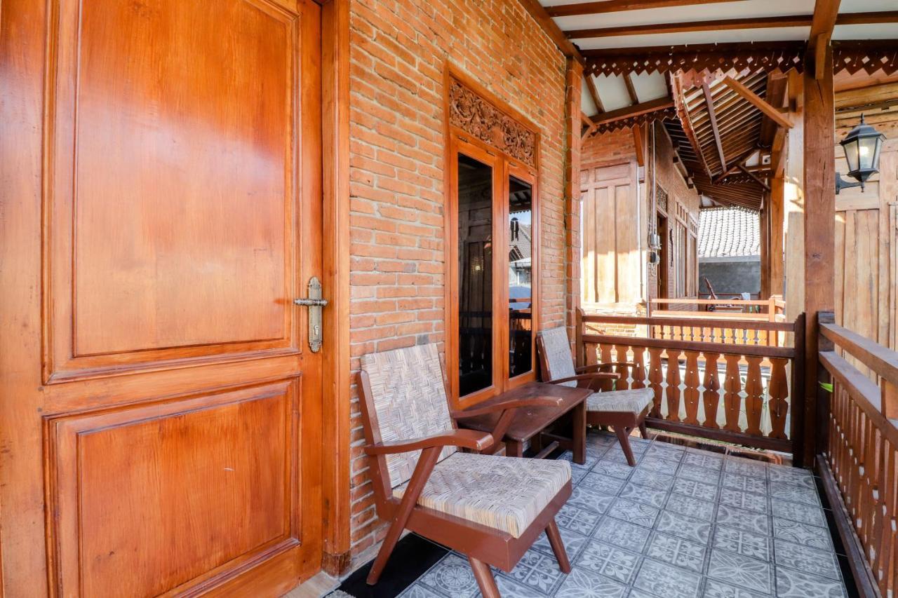 Omah Teras Bata Guesthouse Jogjakarta Buitenkant foto