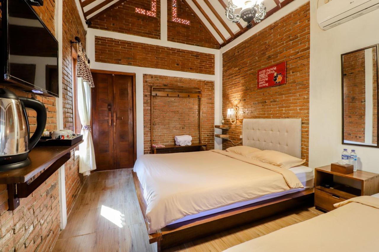 Omah Teras Bata Guesthouse Jogjakarta Buitenkant foto