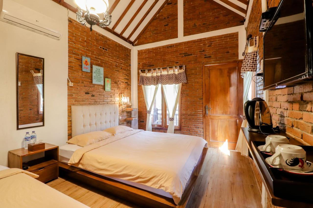 Omah Teras Bata Guesthouse Jogjakarta Buitenkant foto