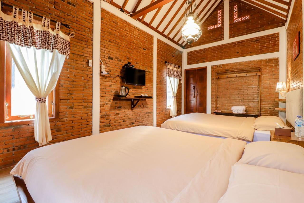 Omah Teras Bata Guesthouse Jogjakarta Buitenkant foto